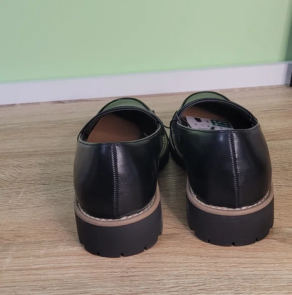 Black Loafers for Women - Picture 6 of 7